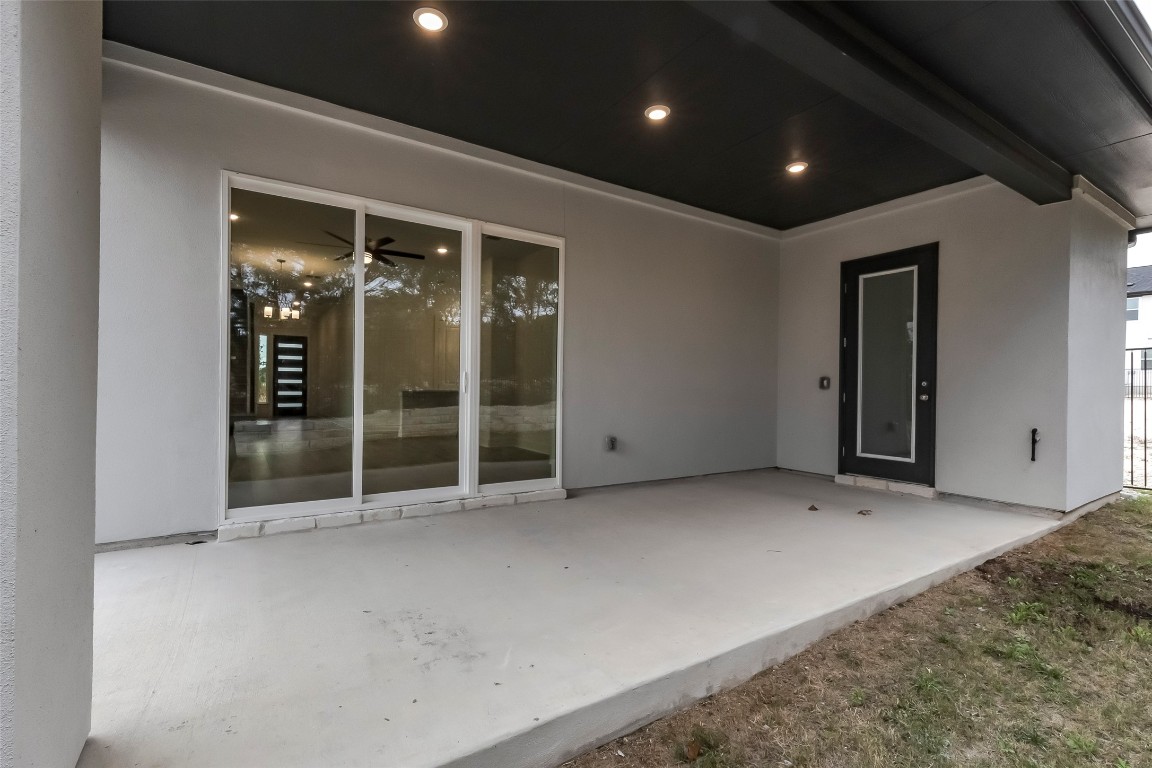 2000 Kit Circle Austin, TX 78758 - Photo 33 of 34 View of patio / terrace
