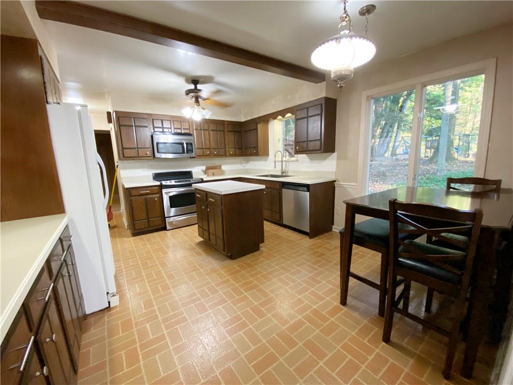 26 Country Club Road Grove City, PA 16127 - Photo 6 of 17 Gallery Image 6