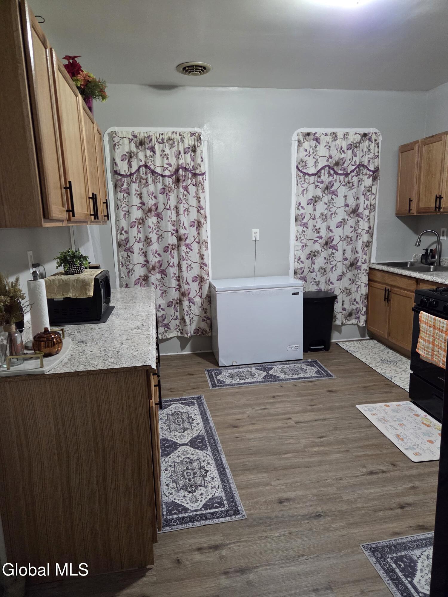 458 Hulett Street Schenectady, NY 12307 - Photo 5 of 34 PHOTO-2025-11-28-12-31-32