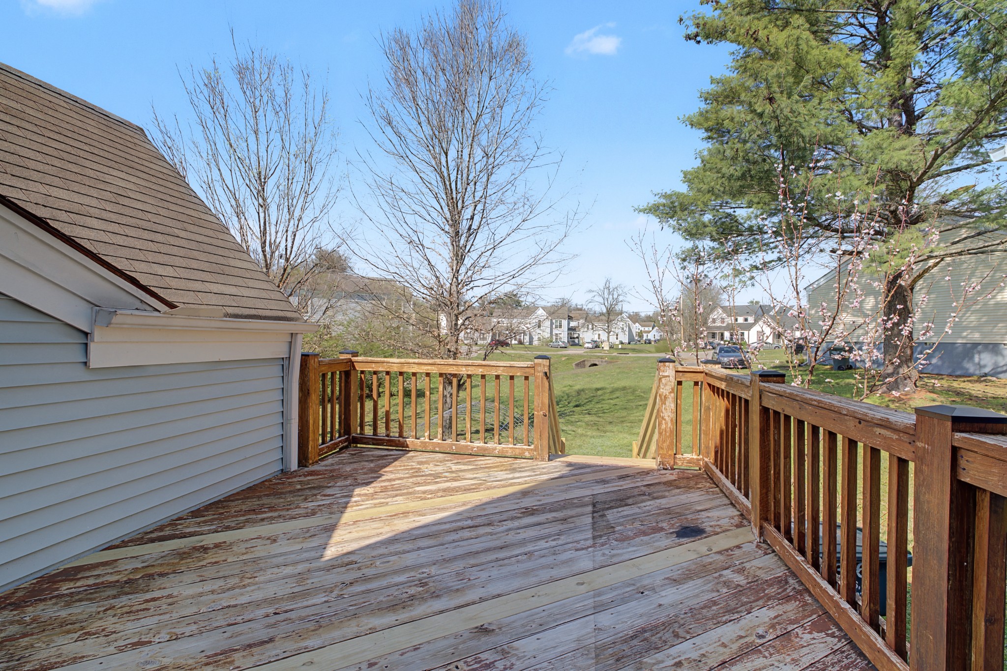 4316 Baton Rouge Drive Hermitage, TN 37076 - Photo 18 of 20 a balcony with wooden floor and fence