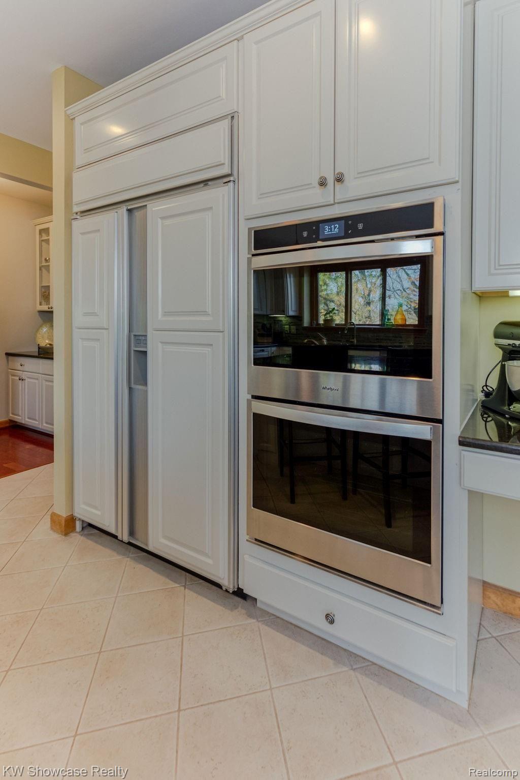 3981 Honors Way Howell, MI 48843 - Photo 20 of 77 HonorsWayKitchen(4of7).jpg