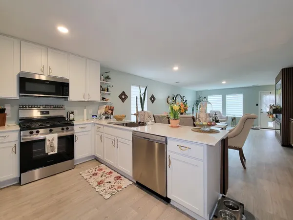 $2,000 | 18670 Scopello Drive, New Caney, TX 77357