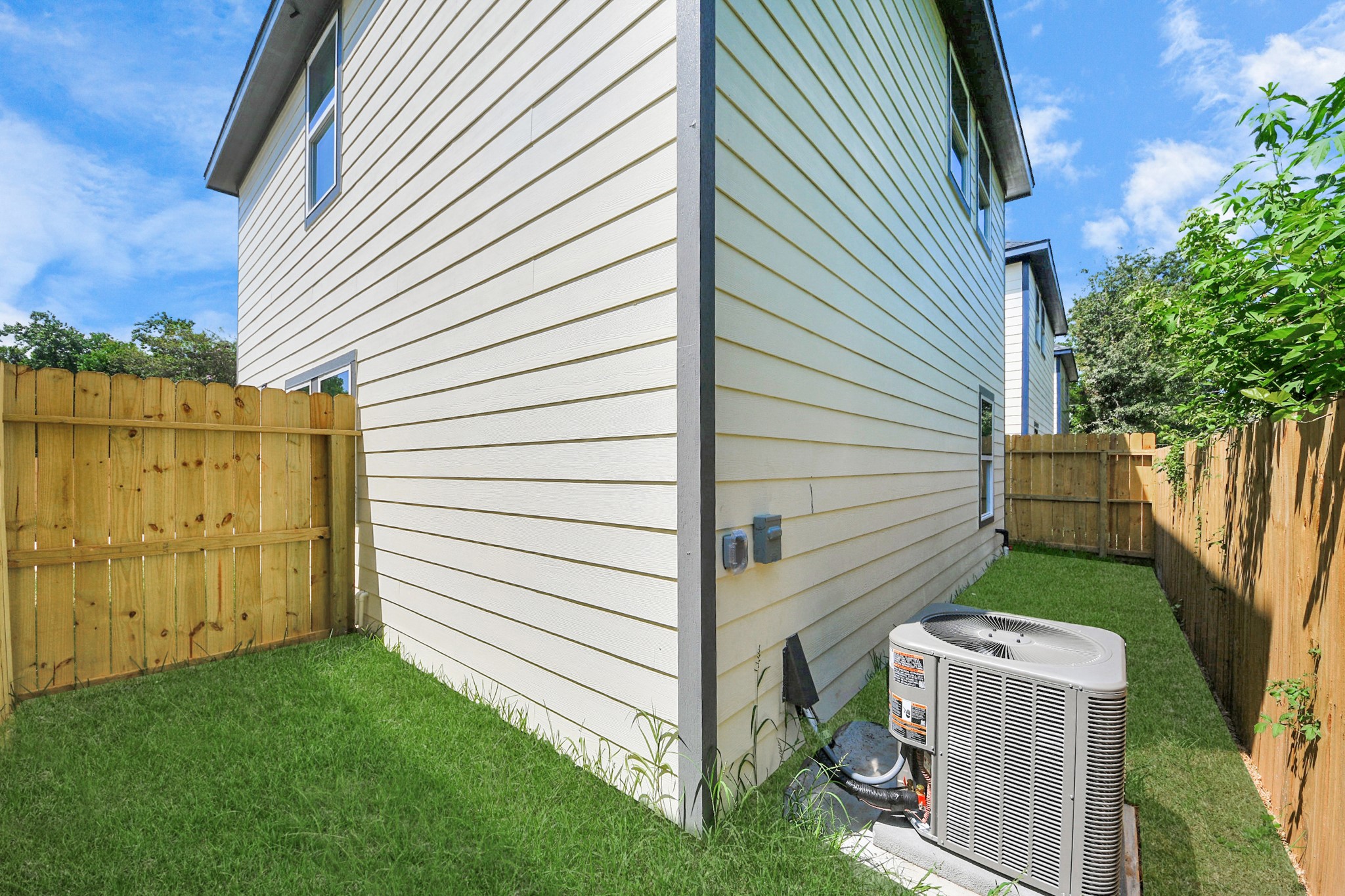 7312 Wileyvale Road, Unit C Houston, TX 77016 - Photo 12 of 39 a view of a back yard of the house