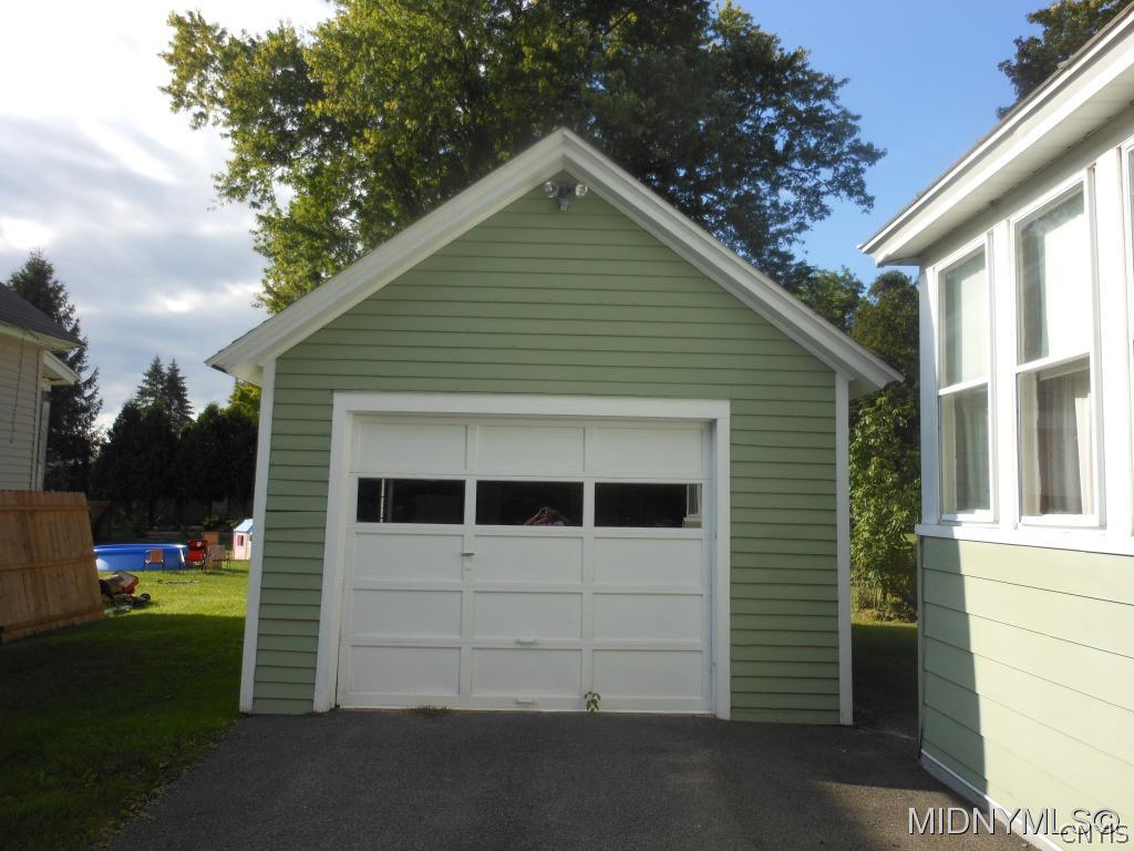 528 South George Street Rome, NY 13440 - Photo 3 of 12