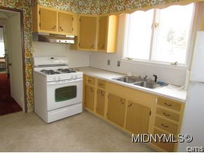 528 South George Street Rome, NY 13440 - Photo 5 of 12