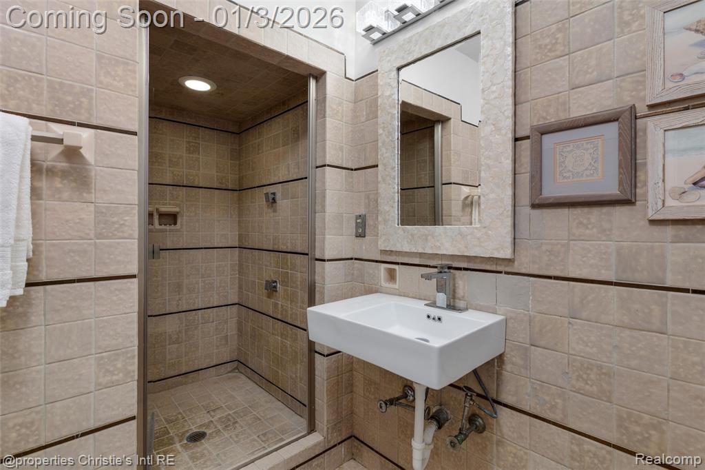 19385 Renfrew Road Detroit, MI 48221 - Photo 24 of 50