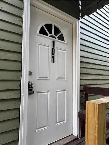 $1,350 | 2300 Valence Street, Unit 101, New Orleans, LA 70115