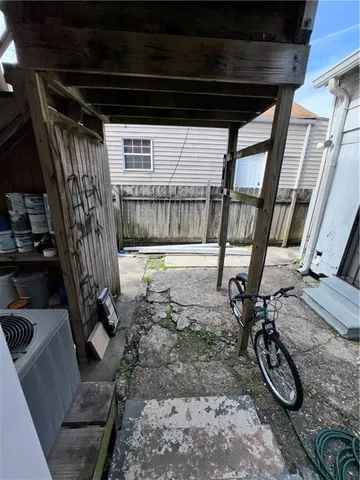 $1,350 | 2300 Valence Street, Unit 101, New Orleans, LA 70115