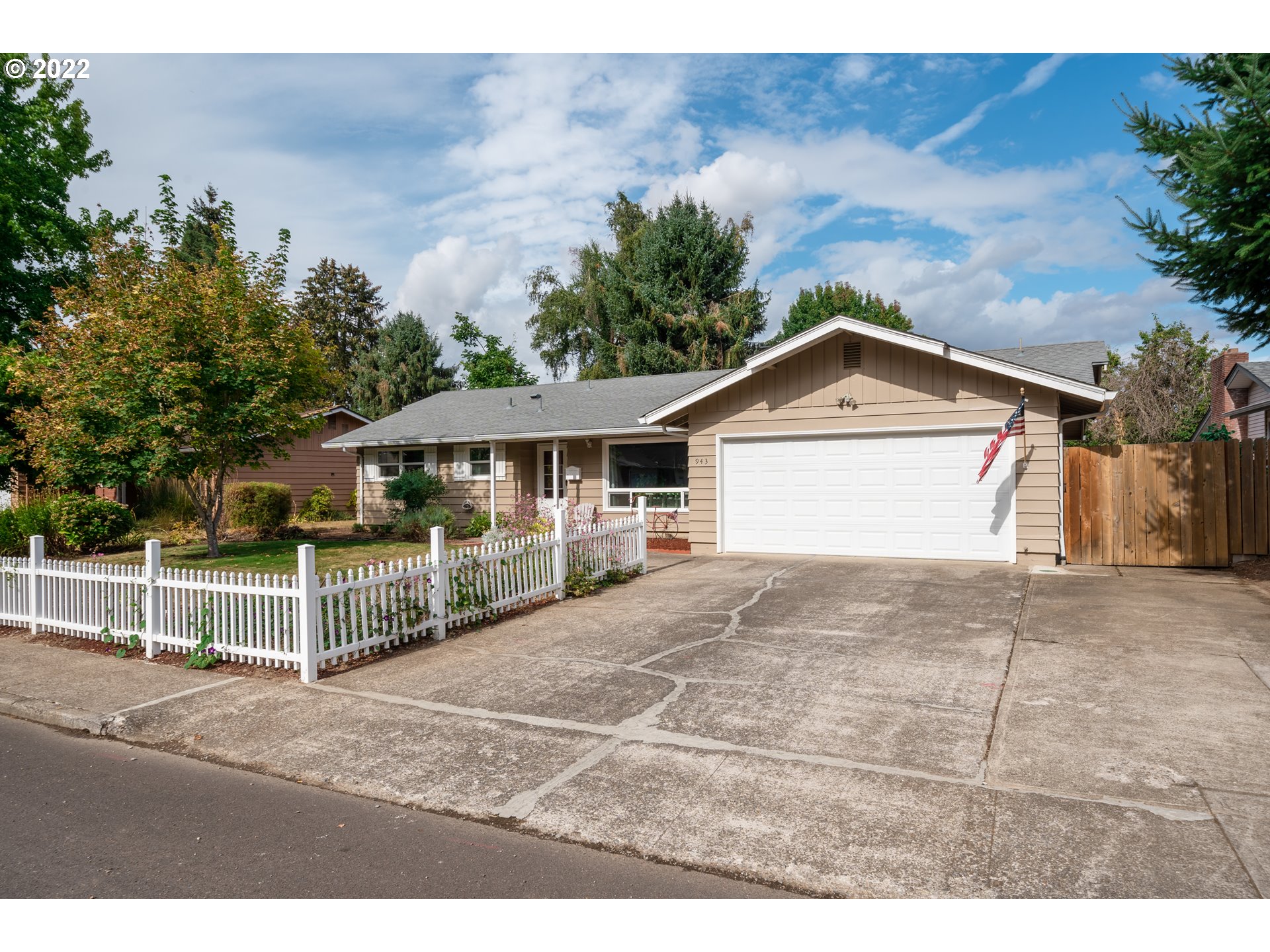 943 Rafael Street North Salem, OR 97303 - Photo 11 of 32 Gallery Image 11