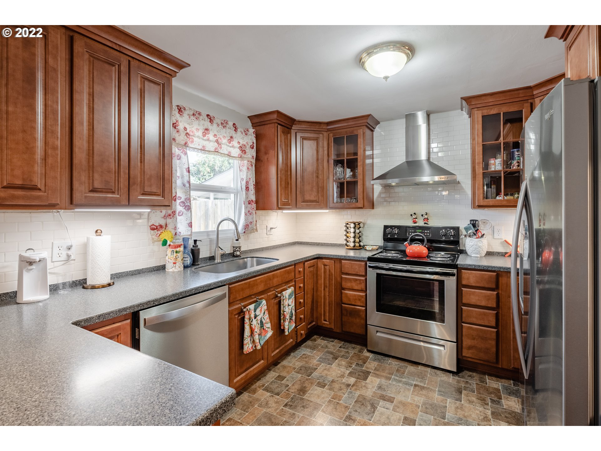 943 Rafael Street North Salem, OR 97303 - Photo 15 of 32 Gallery Image 15
