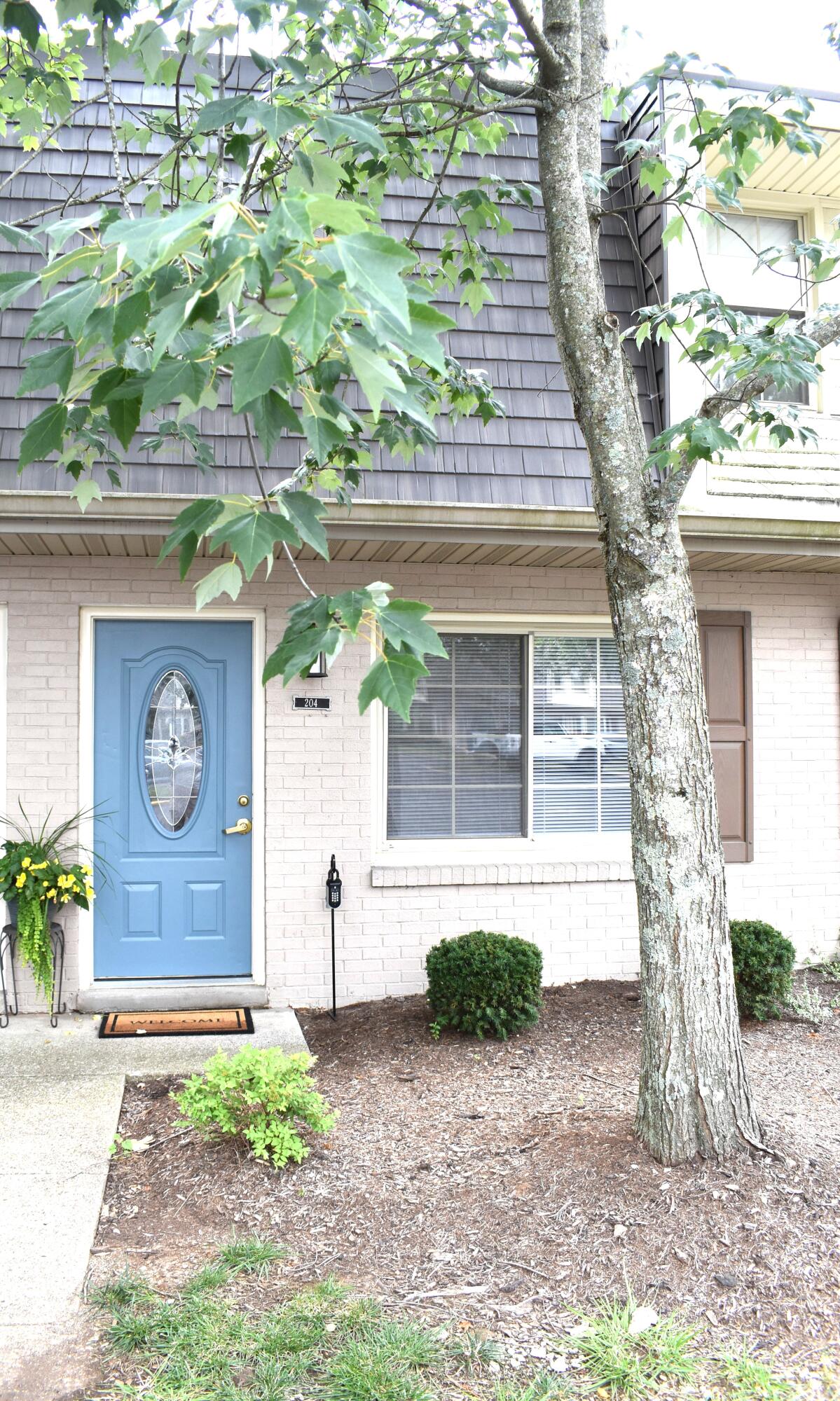 204 Regency Point Path Lexington, KY 40503 - Photo 1 of 35 DSC_0026