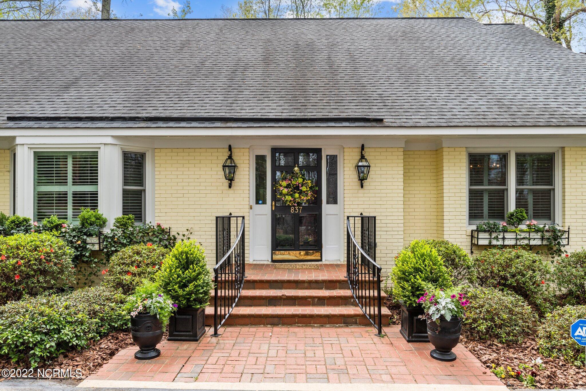 837 Williamsburg Drive Rockingham, NC 28379 - Photo 2 of 55 2-web-or-mls-IMG_4990