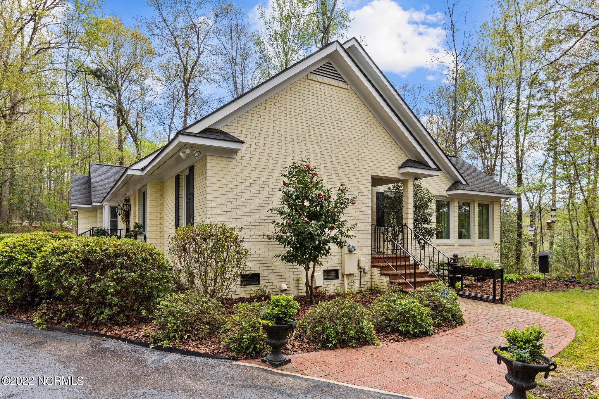 837 Williamsburg Drive Rockingham, NC 28379 - Photo 4 of 55 5-web-or-mls-IMG_4995