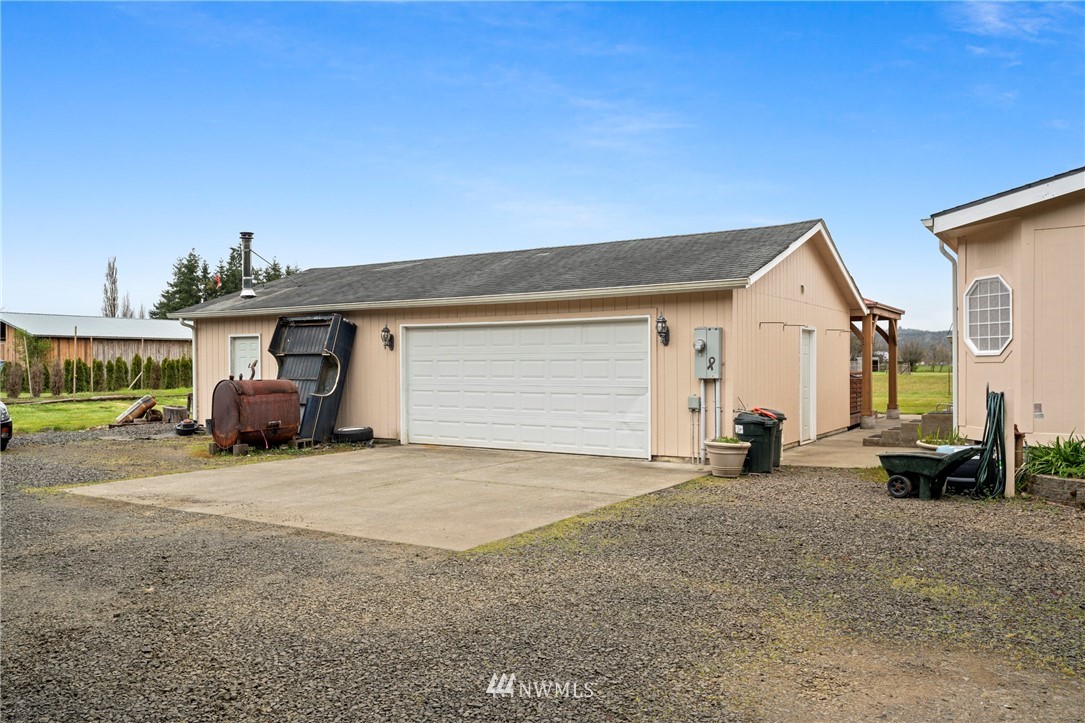 88 Alexander Road Raymond, WA 98577 - Photo 3 of 20 Gallery Image 3