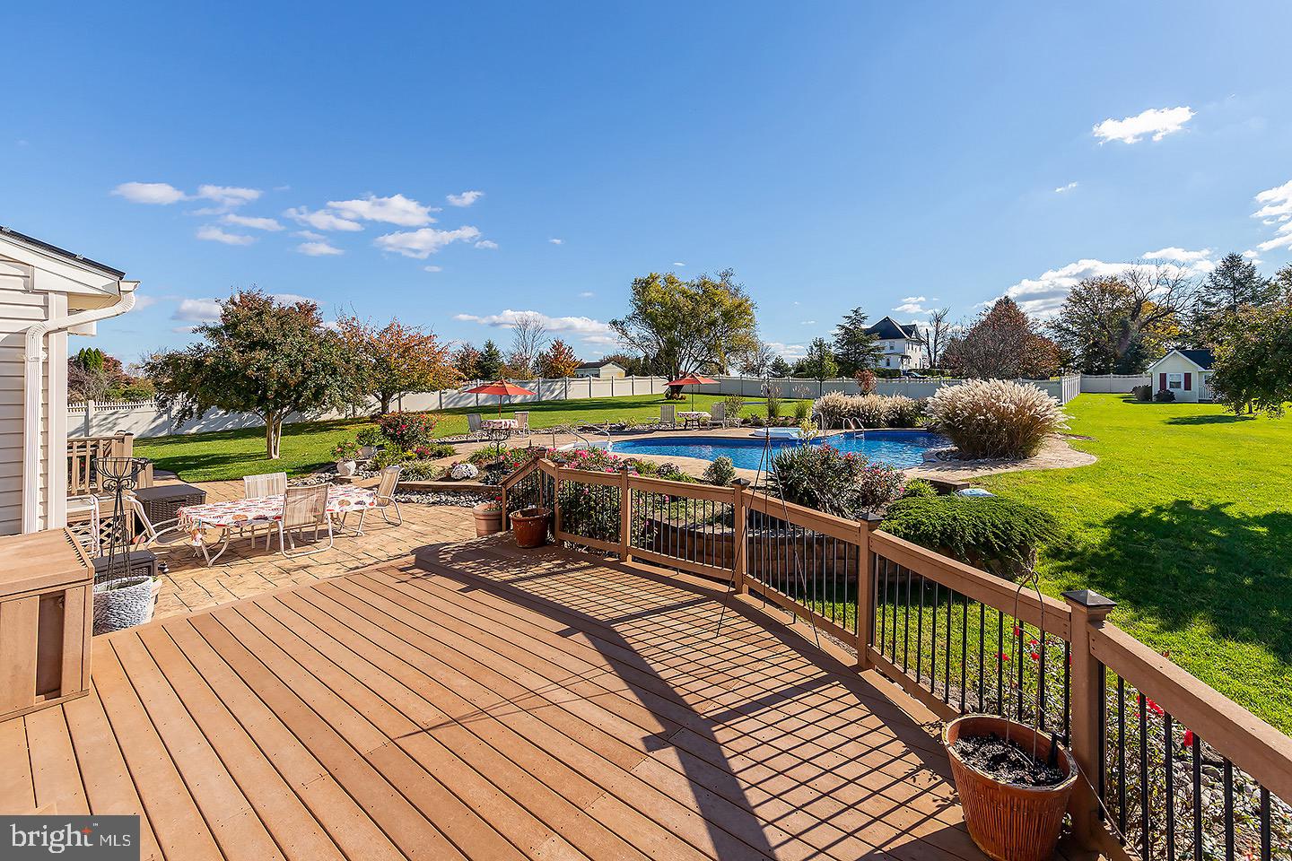 832 Middlesborough Way Mickleton, NJ 08056 - Photo 39 of 57 Deck out back