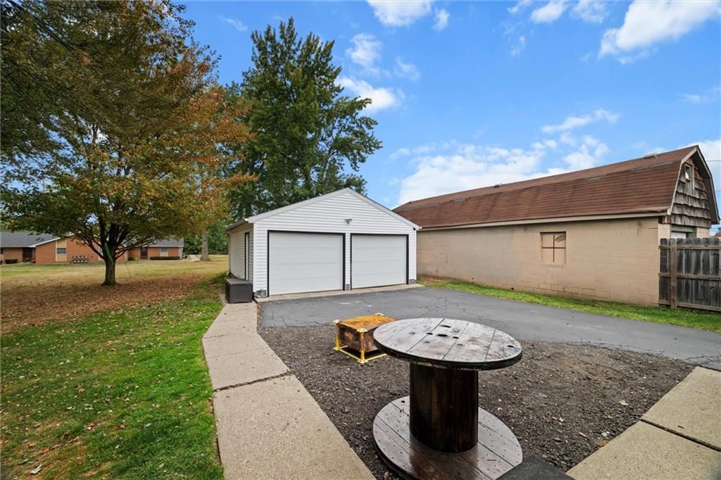 56 Concord Road Hermitage, PA 16148 - Photo 18 of 23 a view of a small house