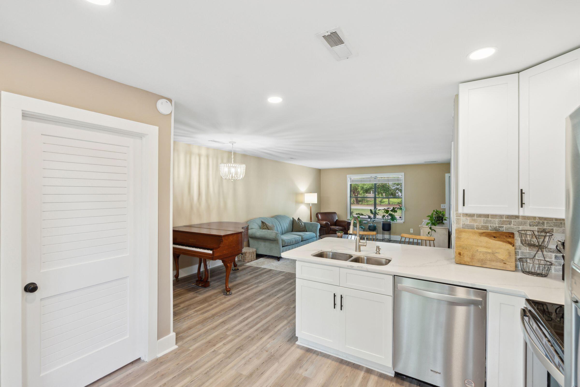 1166 Julian Clark Road Charleston, SC 29412 - Photo 15 of 39 1166JulianClarkRd-KeenEyeMarketing-018