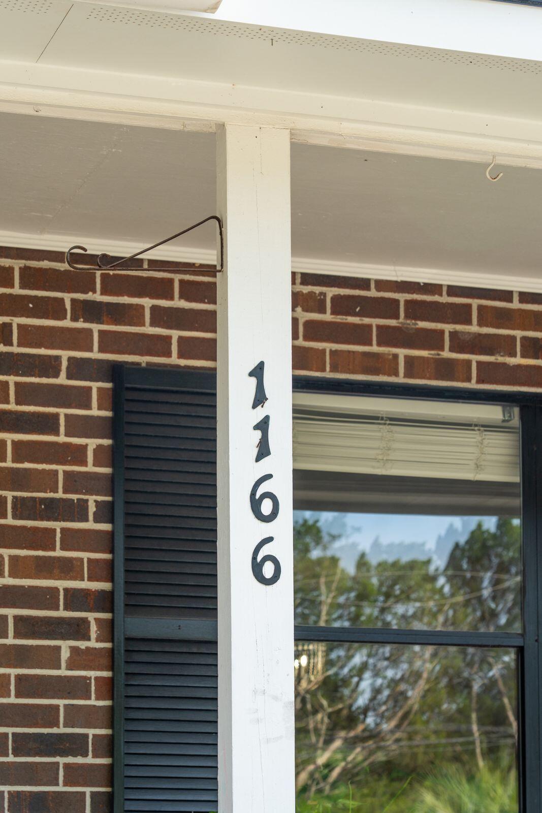 1166 Julian Clark Road Charleston, SC 29412 - Photo 3 of 39 1166JulianClarkRd-KeenEyeMarketing-004