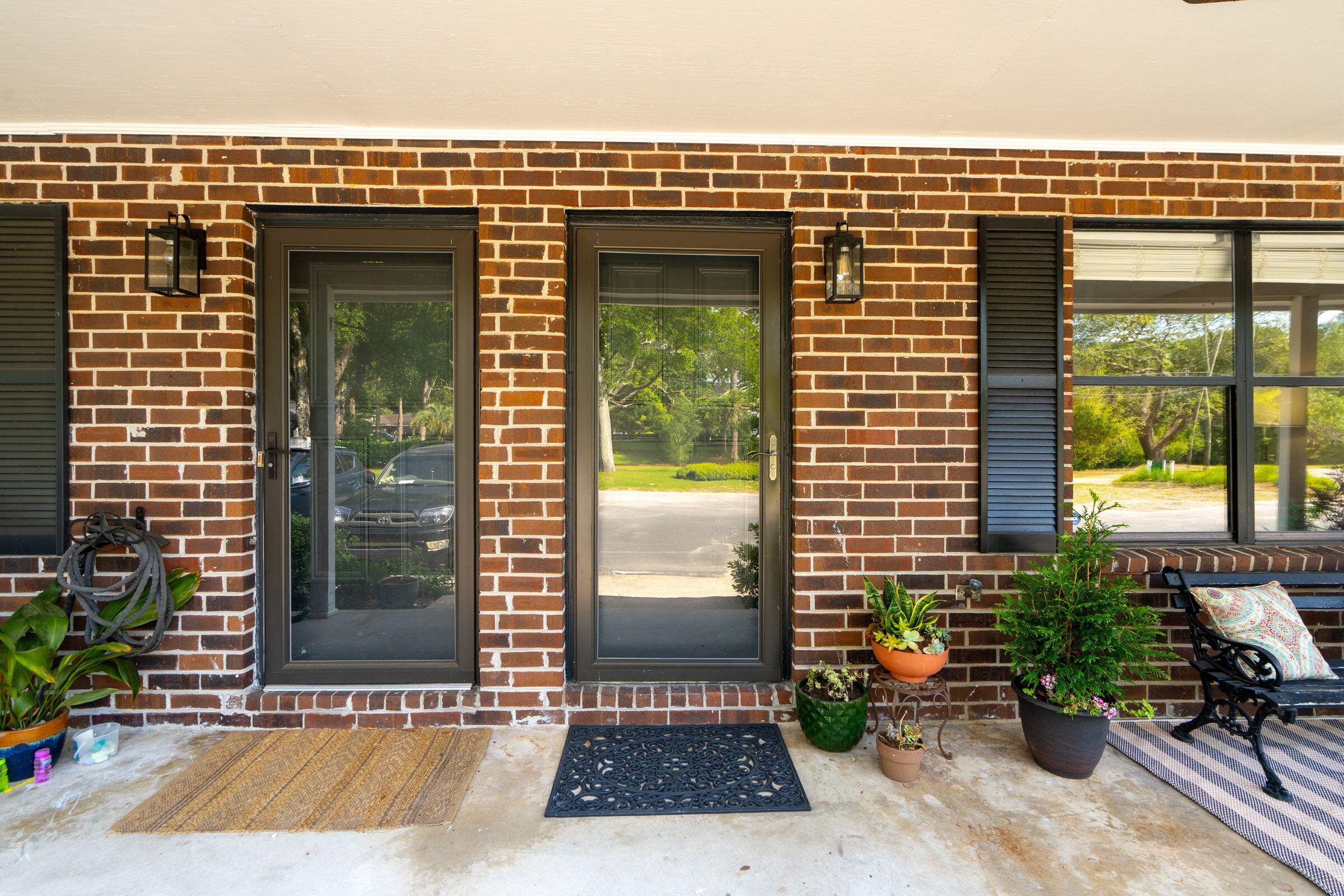 1166 Julian Clark Road Charleston, SC 29412 - Photo 4 of 39 1166JulianClarkRd-KeenEyeMarketing-008