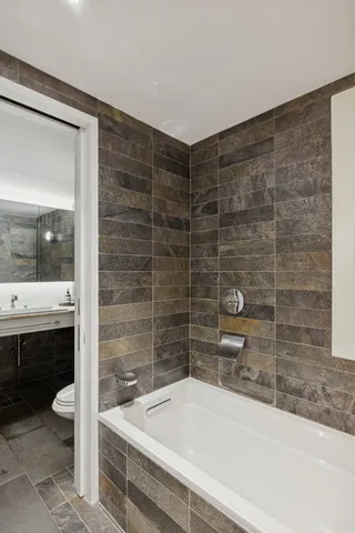 $1,899,000 | 28 Old Fulton Street | Brooklyn Heights