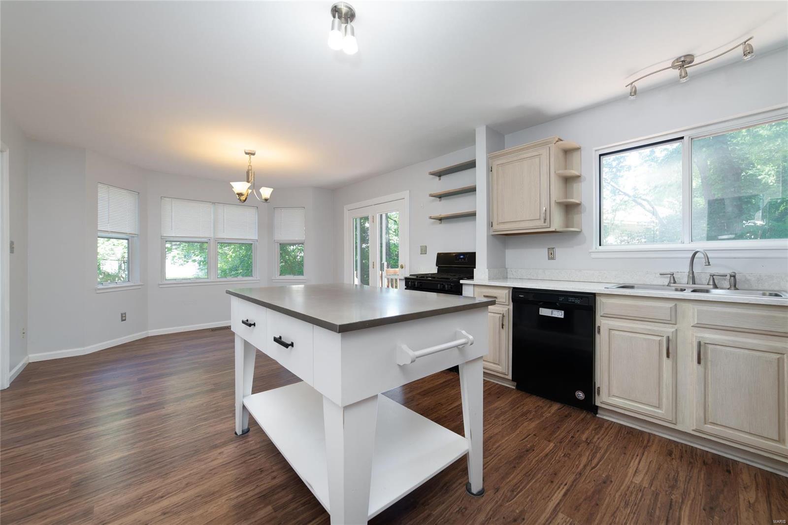 1100 Shadowfaire Court Ballwin, MO 63021 - Photo 17 of 53