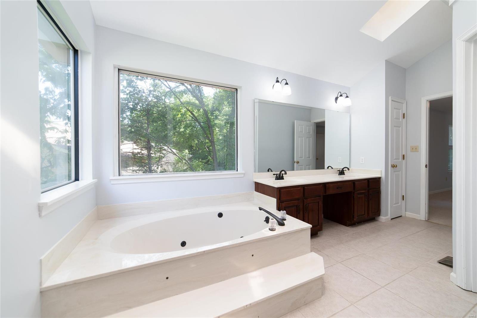 1100 Shadowfaire Court Ballwin, MO 63021 - Photo 25 of 53