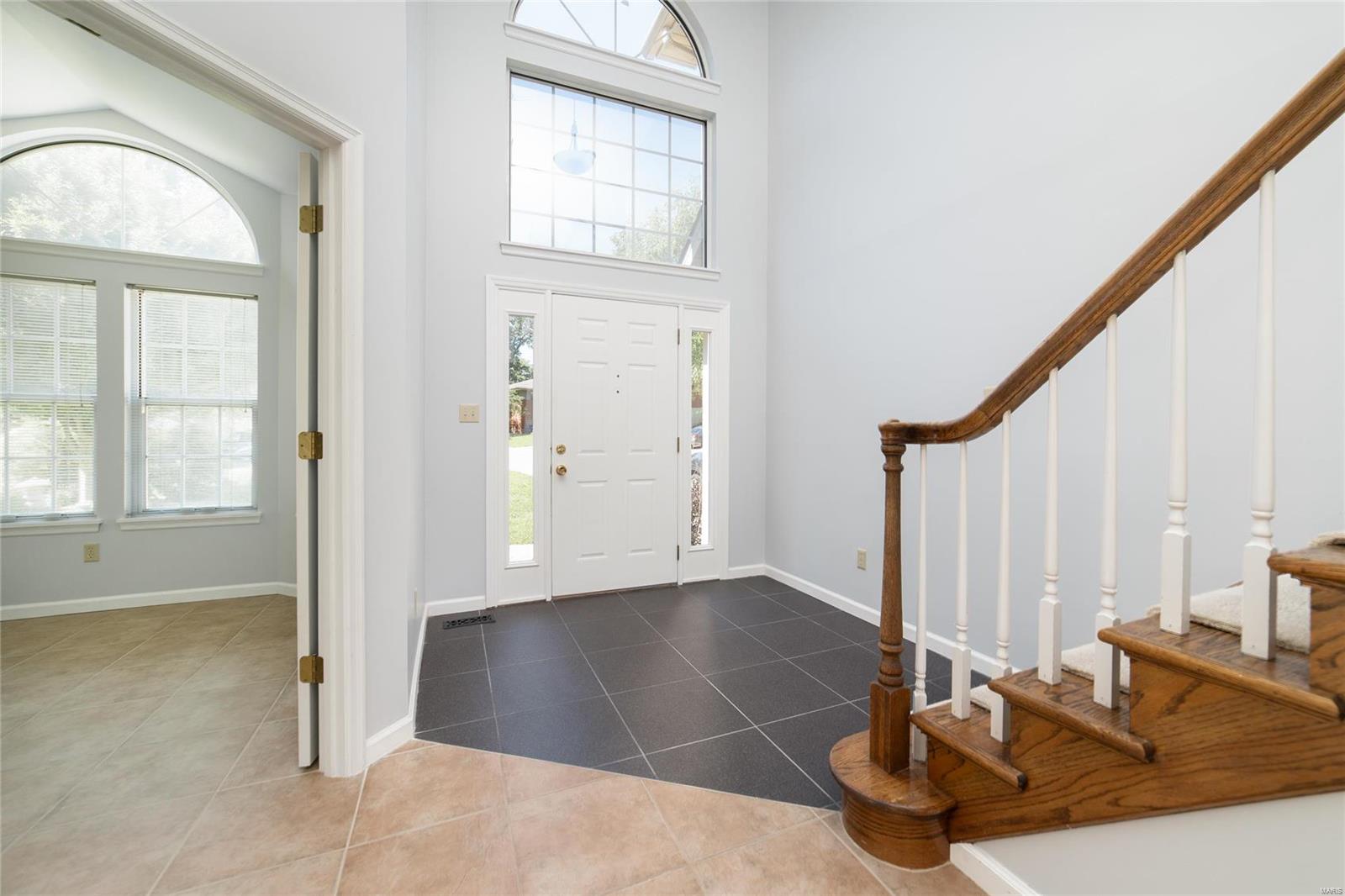 1100 Shadowfaire Court Ballwin, MO 63021 - Photo 5 of 53