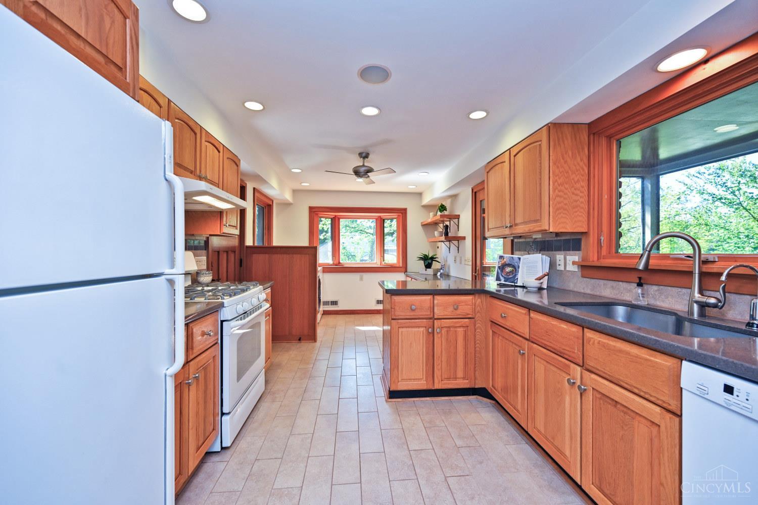 277 Compton Road Wyoming, OH 45215 - Photo 19 of 54 Gallery Image 19