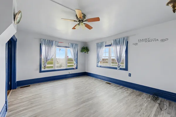 $179,900 | 724 East 2600 North Road, Penfield, IL 61862