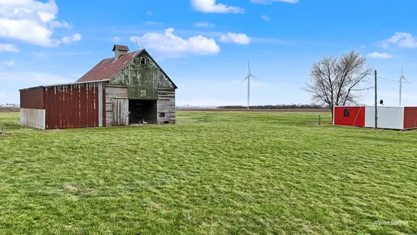 $179,900 | 724 East 2600 North Road, Penfield, IL 61862