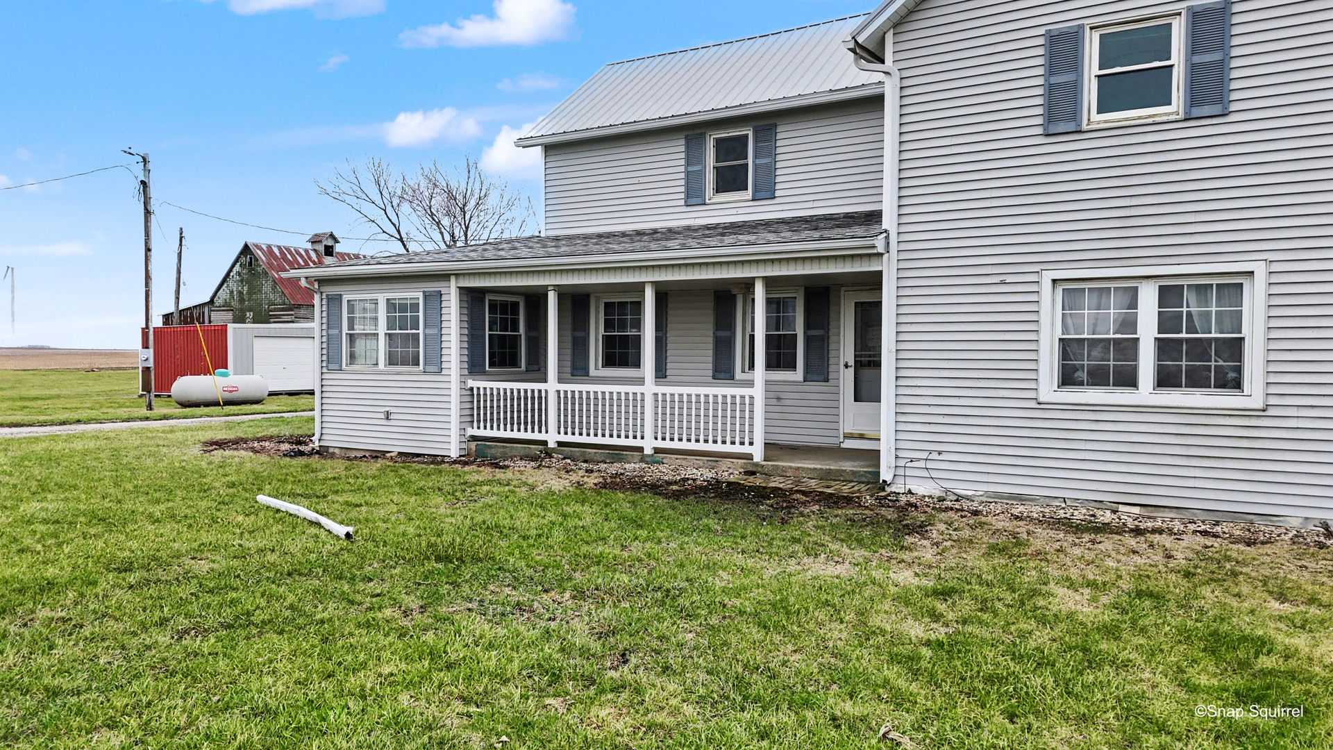 724 East 2600 North Road Penfield, IL 61862 - Photo 4 of 43 a view of a house with yard