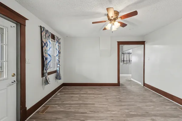 $179,900 | 724 East 2600 North Road, Penfield, IL 61862