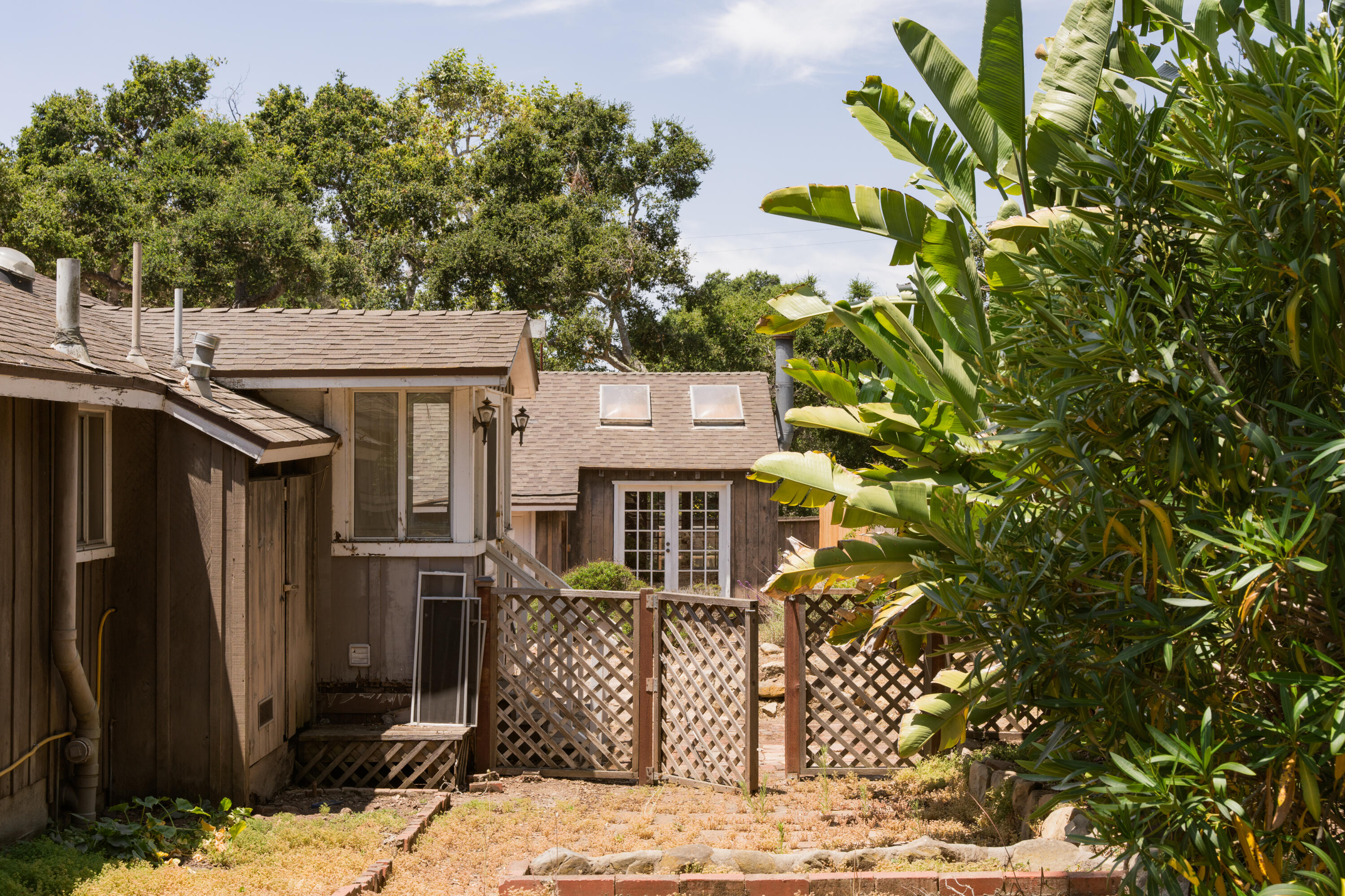 504 Hodges Lane Montecito, CA 93108 - Photo 13 of 14 a front view of a house with a yard