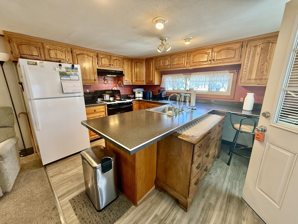 268 Palmer Road, Unit 7 Monson, MA 01057 - Photo 6 of 26 Gallery Image 6