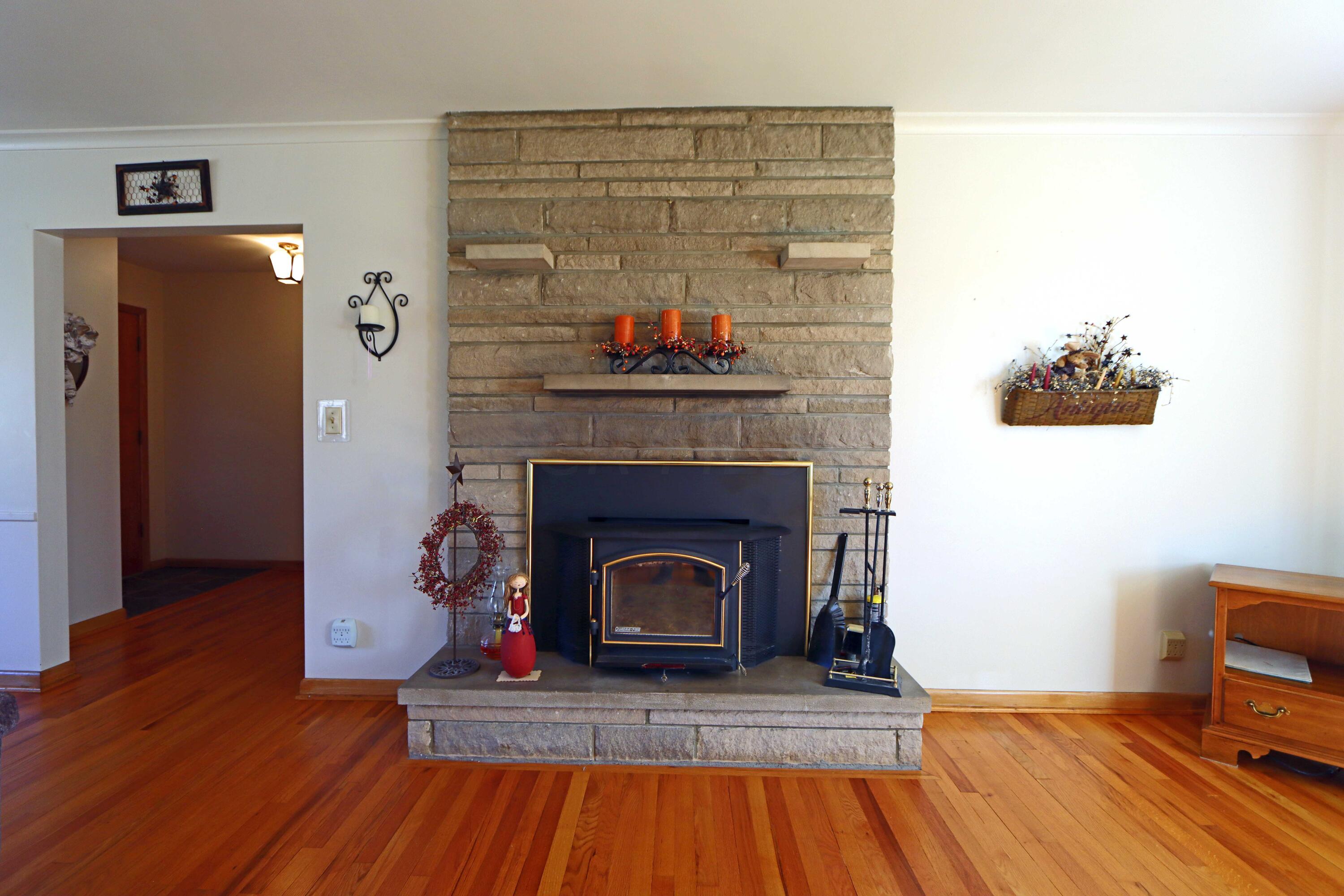 4667 Wingate Road Columbus, OH 43232 - Photo 10 of 47 IMG_2979_edited-1
