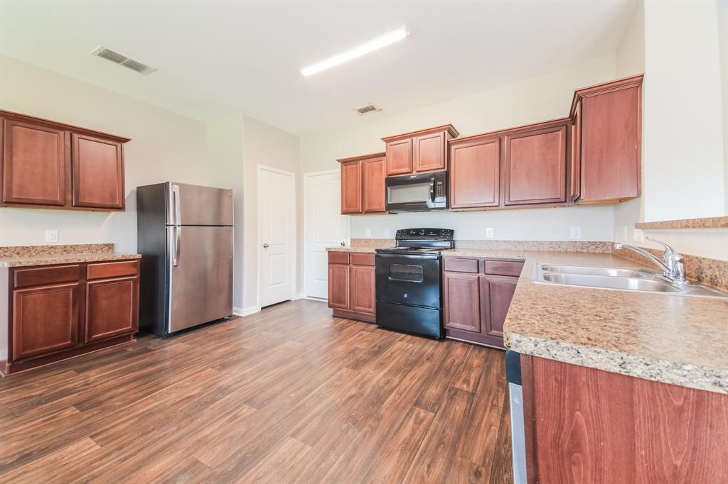 14242 Bridgeview Lane Dallas, TX 75253 - Photo 11 of 22