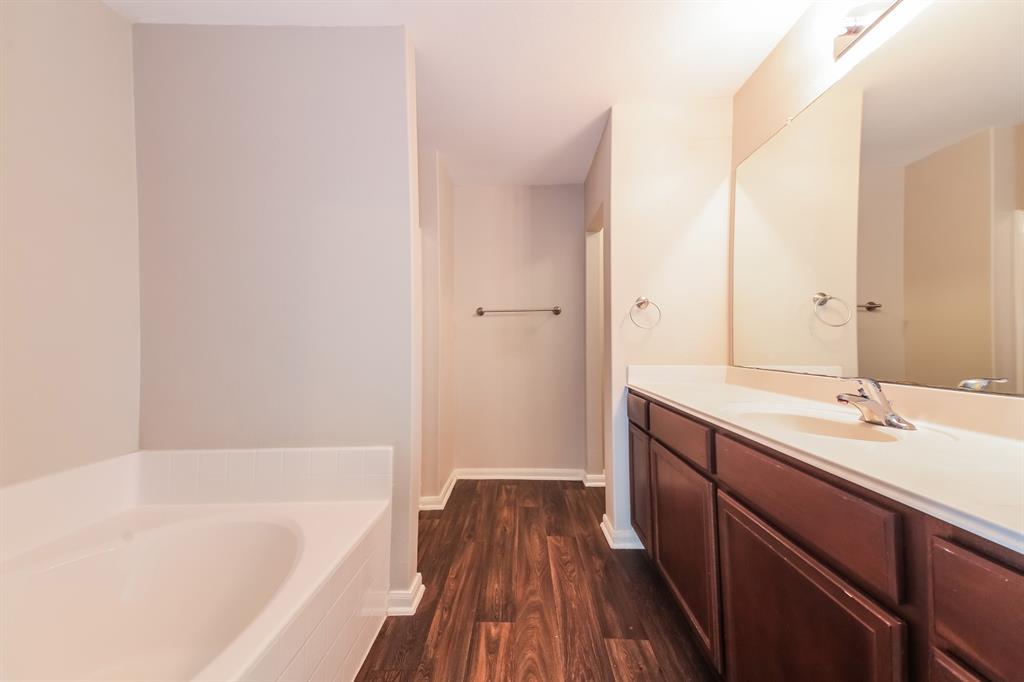 14242 Bridgeview Lane Dallas, TX 75253 - Photo 13 of 22