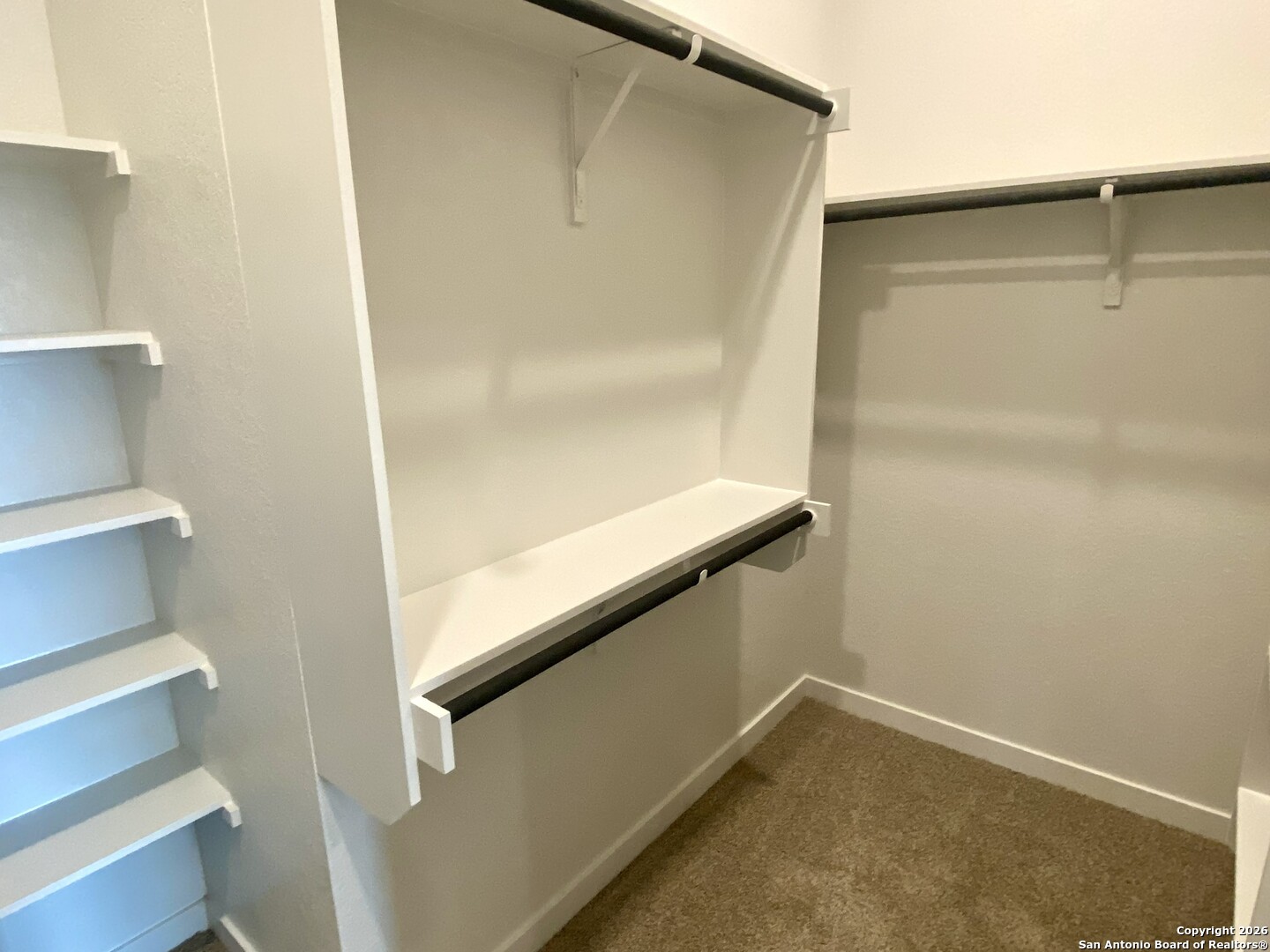 2122 Shepards Street Seguin, TX 78155 - Photo 8 of 28 a view of walk in closet