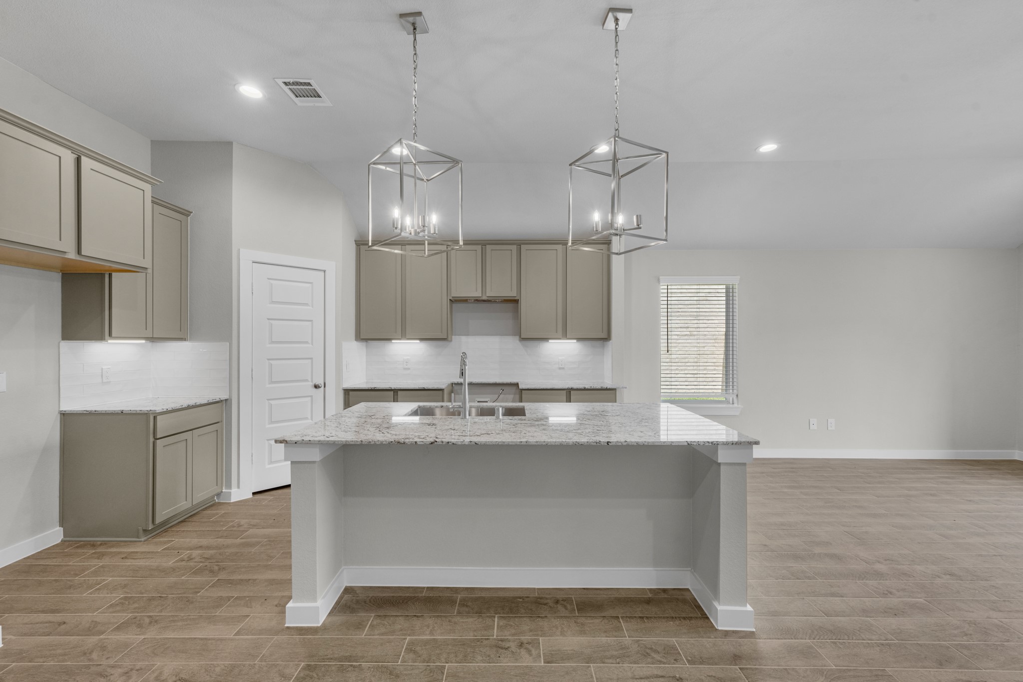 8743 Mallow Rose Way Rosharon, TX 77583 - Photo 3 of 29