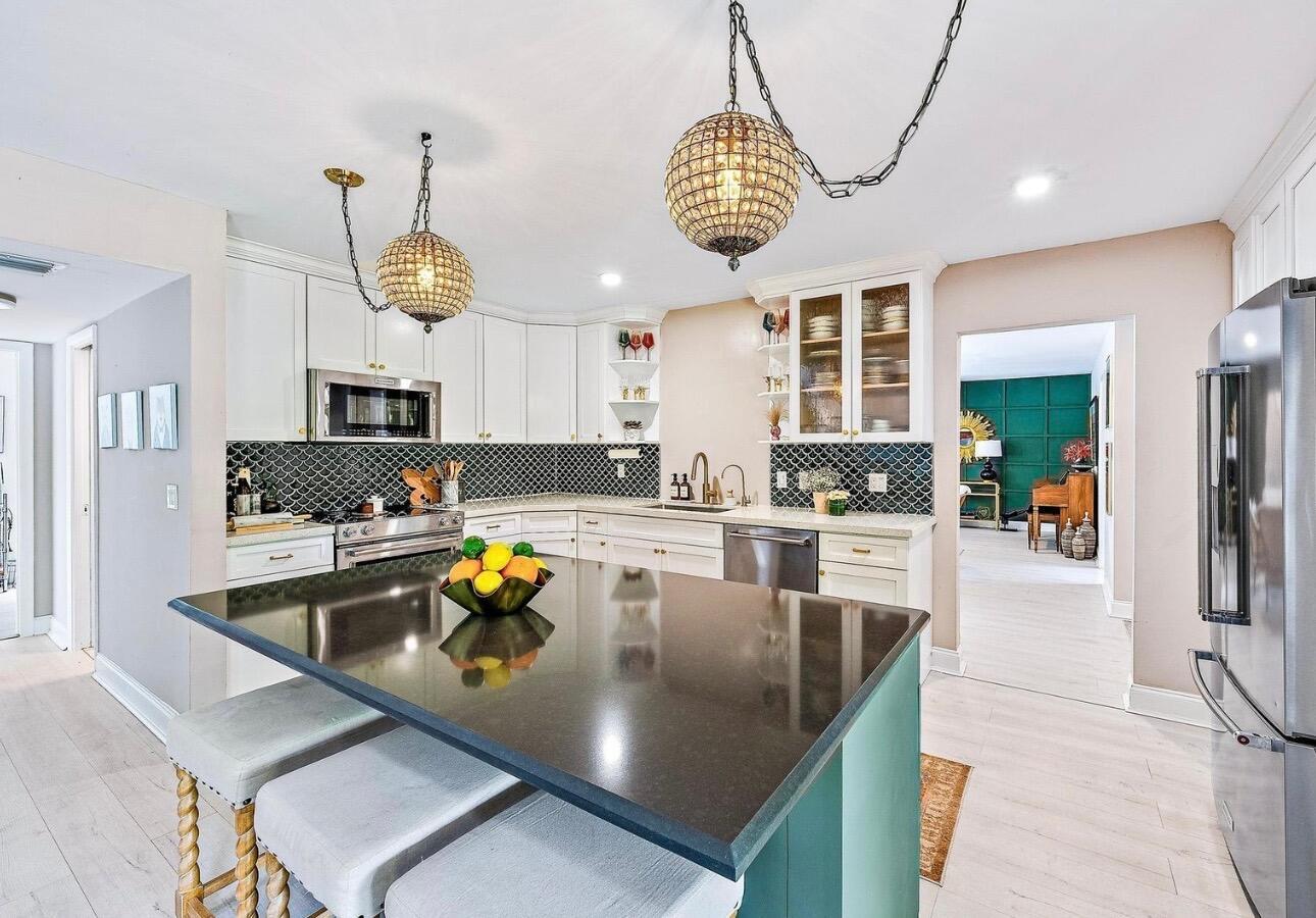 1256 Palmetto Road Haverhill, FL 33417 - Photo 8 of 39 IMG_3306