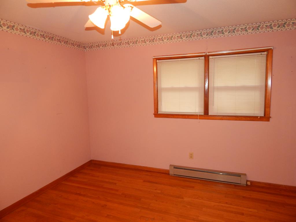 1951 Edmonds Road Galax, VA 24333 - Photo 21 of 25 Gallery Image 21
