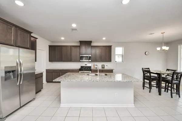 $3,175 | 10618 Amador Peak Drive, Rosharon, TX 77583