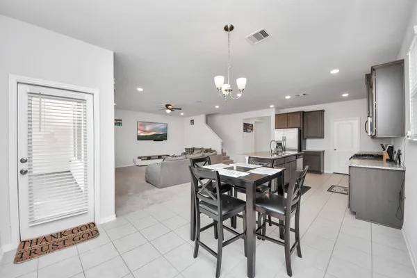 $3,175 | 10618 Amador Peak Drive, Rosharon, TX 77583