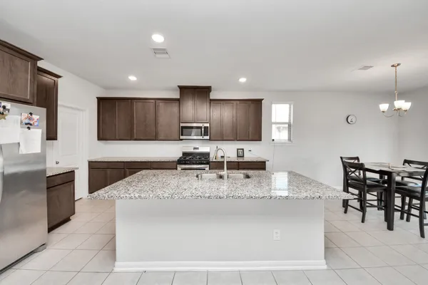 $3,175 | 10618 Amador Peak Drive, Rosharon, TX 77583