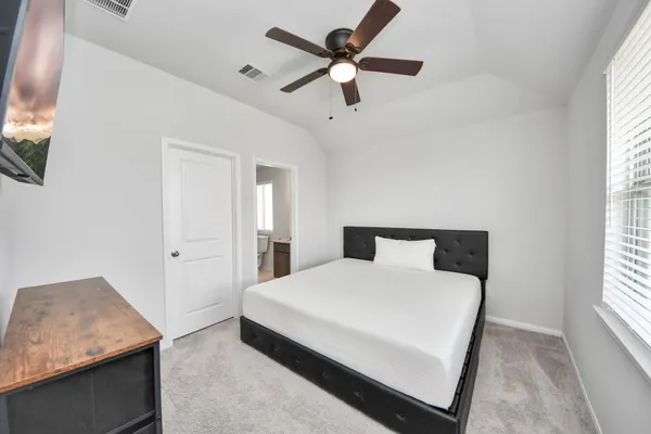 $3,175 | 10618 Amador Peak Drive, Rosharon, TX 77583