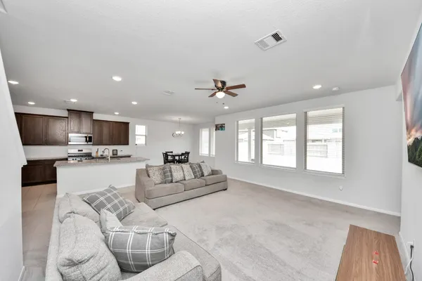 $3,175 | 10618 Amador Peak Drive, Rosharon, TX 77583