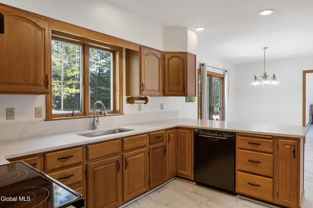 $549,900 | 37 Willow Road, Queensbury, NY 12804