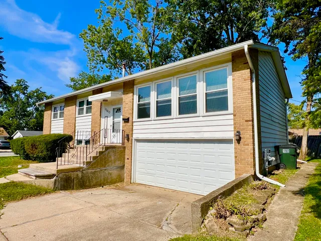 $219,900 | 17613 Grandview Drive, Hazel Crest, IL 60429