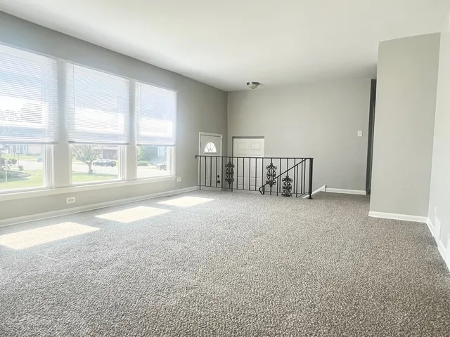 $219,900 | 17613 Grandview Drive, Hazel Crest, IL 60429