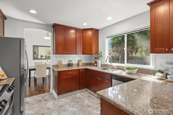 $840,000 | 3930 Pacific Place, Mukilteo, WA 98275